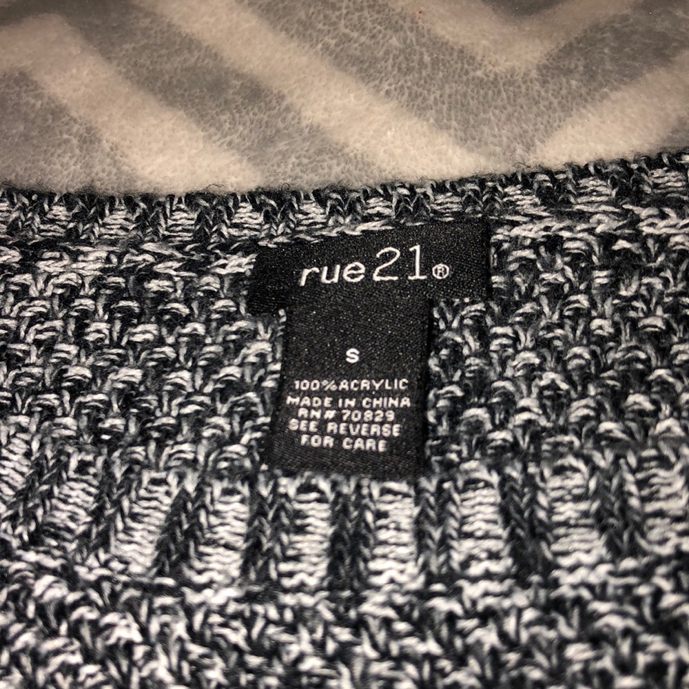 sweater - Picture 2 of 2